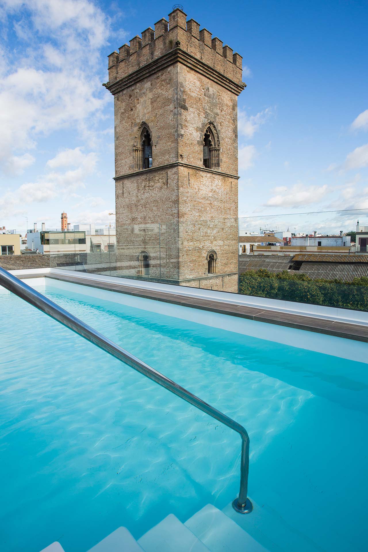 Terraza con piscina de la promoción de obra nueva en Santa Clara - Sevilla Centro