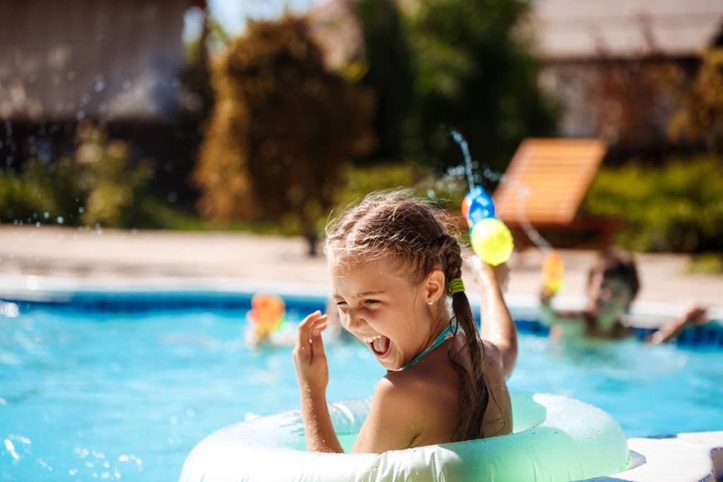 Foto de residencial con piscina en Madrid